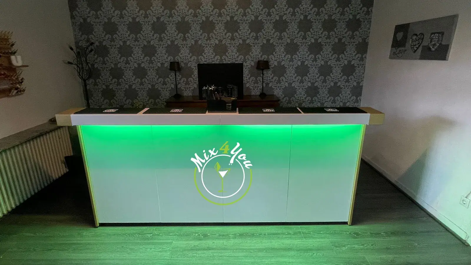 Mobile Cocktailbar von Mix4You bei einer Firmenveranstaltung